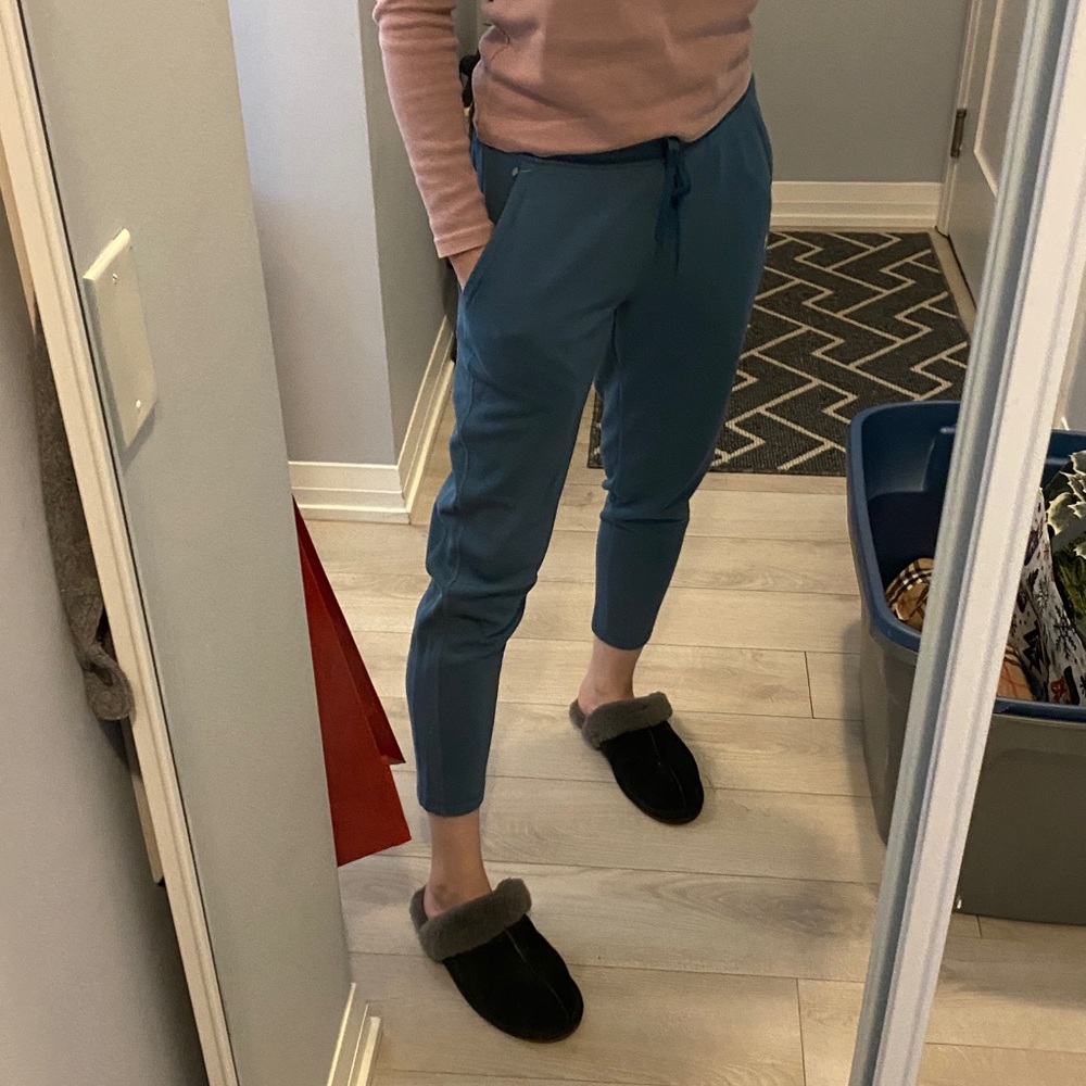 NWT⭐️Under Armour⭐️Rare Threadborne Pant